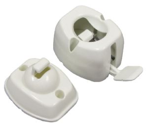 W4 LEVER RELEASE DOOR RETAINER WHITE A0019075